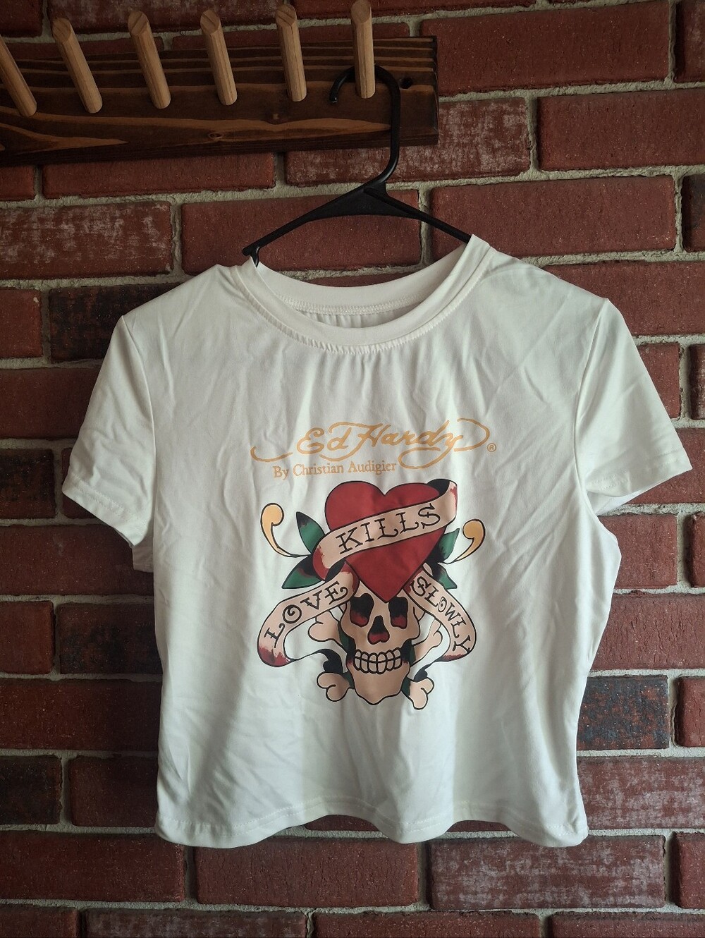 White cropped tee with skull and heart graphic Top